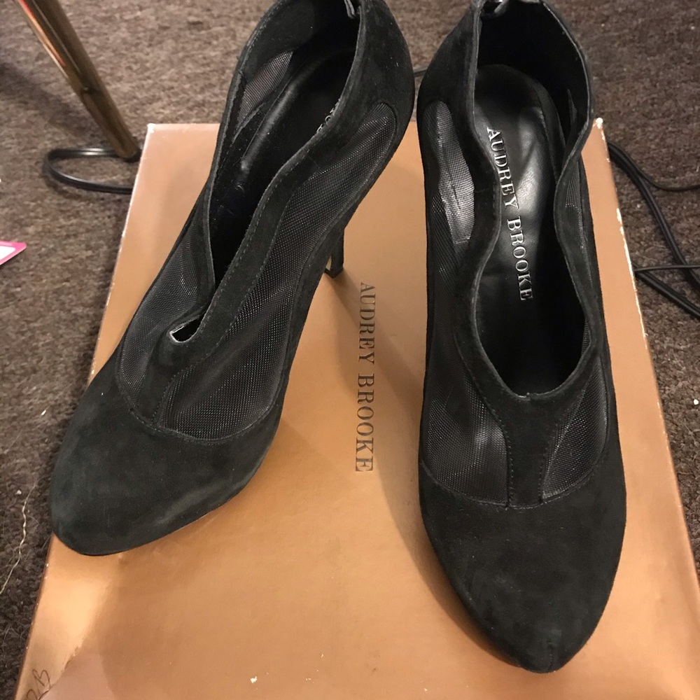 Audrey Brooke black bootie boots 6